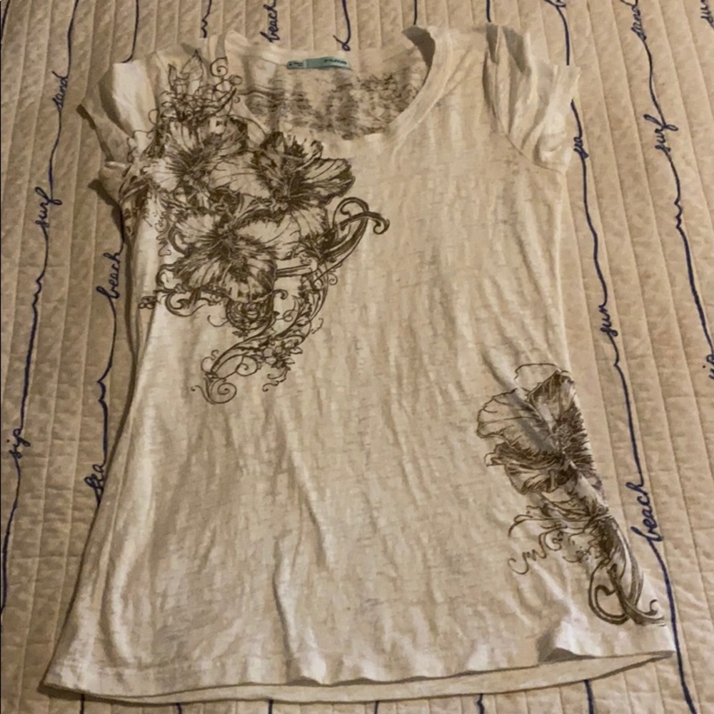 Maurices shirt